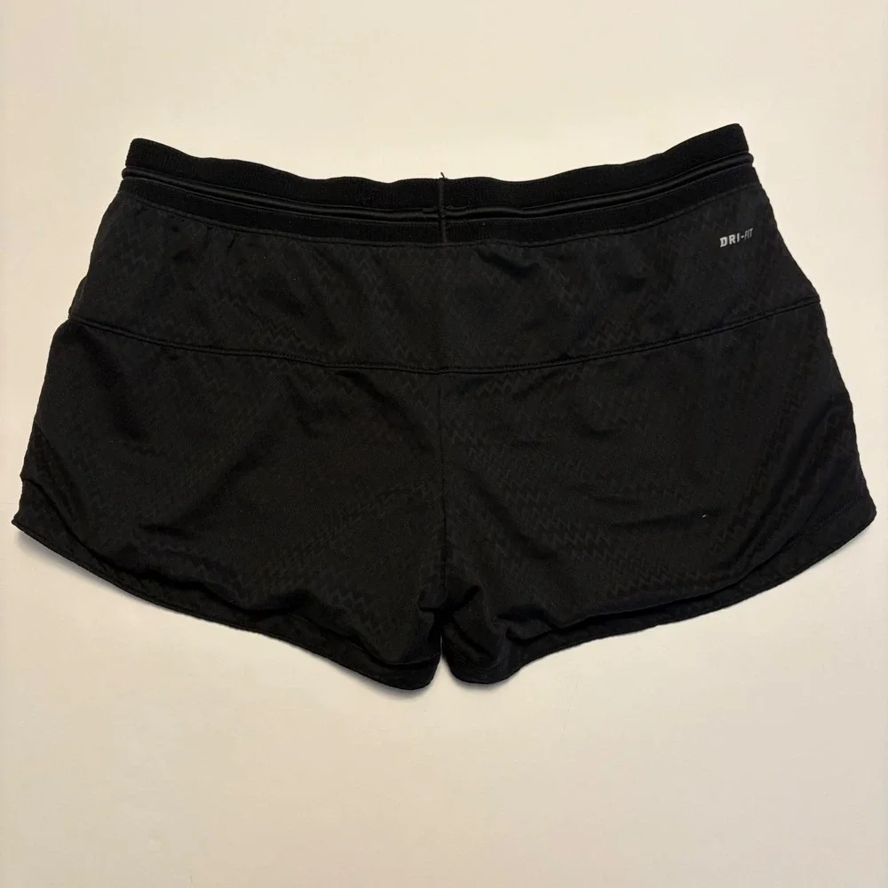 Nike Running Shorts Womens Size Medium Black Dri-FIT Chevron Texture Athletic